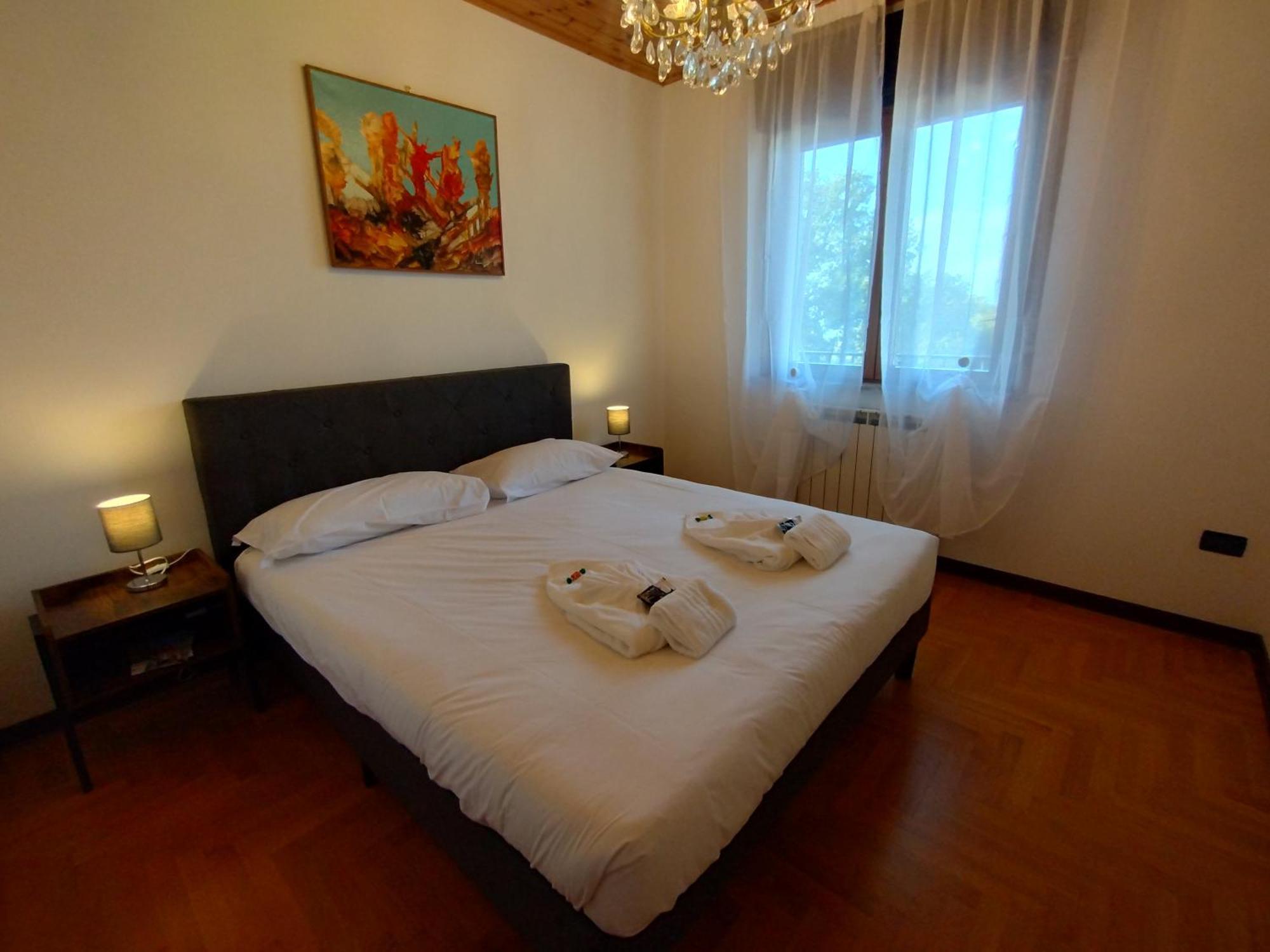 Veneta Hostel มูเจีย ภายนอก รูปภาพ